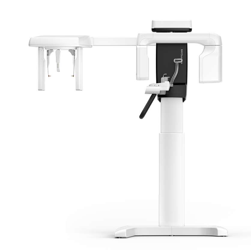 RAY Quantum panoramic dental imaging system with patient positioning supports and scanning arm on a transparent background.
